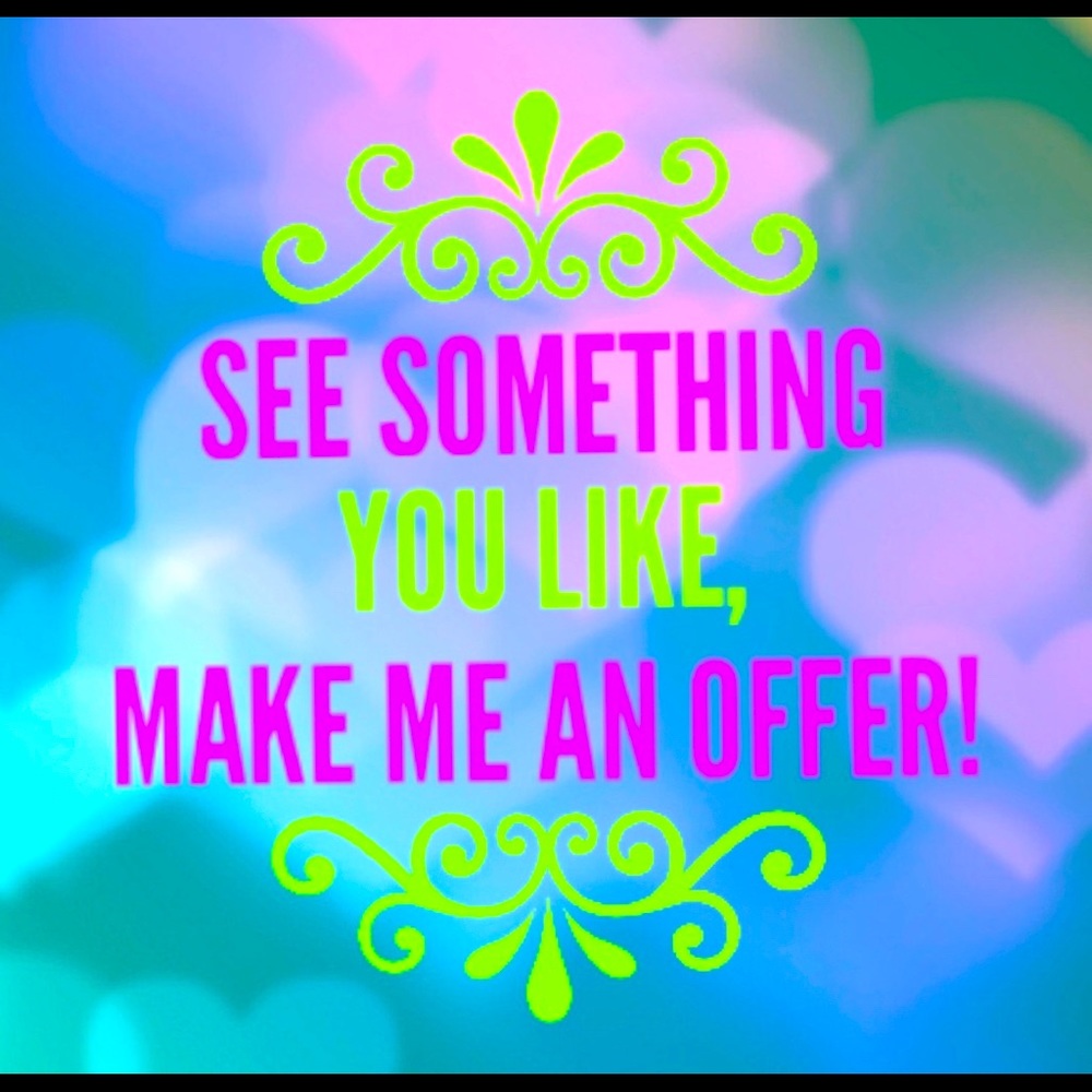 Make offers I’m very negotiable 🛍 HAPPY POSHING